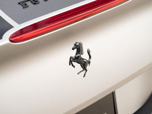 Certified 2019 Ferrari Portofino image 21