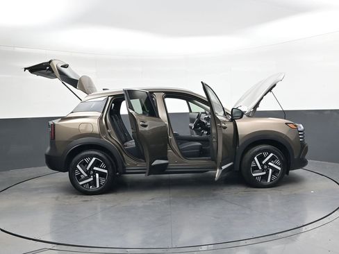 Used 2026 Nissan Kicks SV image 37