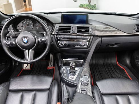 Used 2015 BMW M4 Convertible image 5