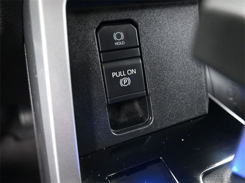 Used 2024 Toyota Tundra Platinum image 9