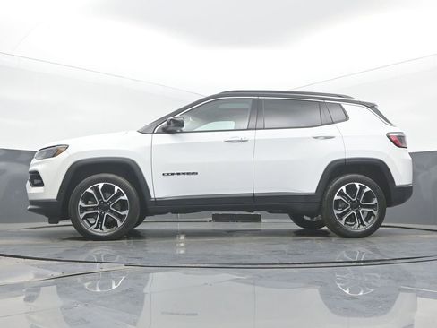 Used 2022 Jeep Compass Limited w/ Sun and Sound Group image 47