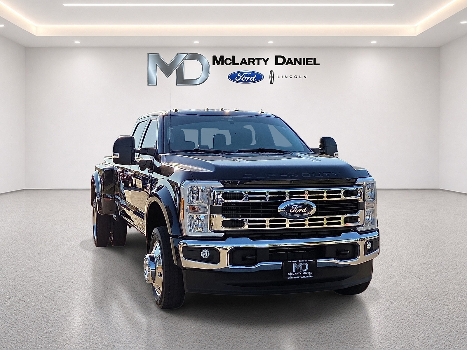 Certified 2025 Ford F450 XLT w/ 360-Degree Camera Package AWD/4WD image 1