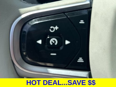 Used 2024 Volvo XC60 B5 Plus AWD/4WD image 21