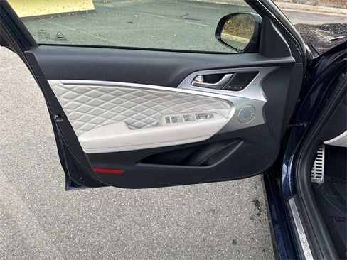 Used 2020 Genesis G70 3.3T w/ Prestige Package image 13