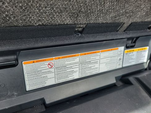 Used 2023 Toyota Highlander L image 16