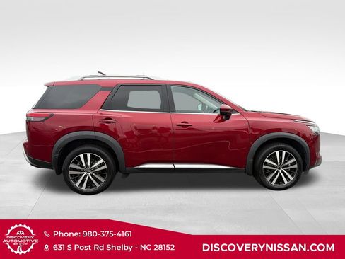Certified 2023 Nissan Pathfinder Platinum AWD/4WD image 9