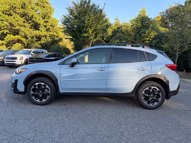 Used 2021 Subaru Crosstrek 2.0i Premium w/ Moonroof Package AWD/4WD image 2