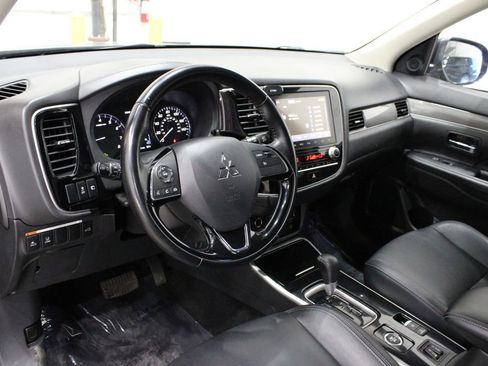 Used 2020 Mitsubishi Outlander SEL image 18