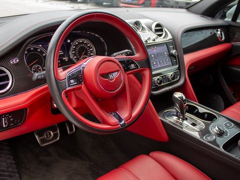 Used 2019 Bentley Bentayga image 11