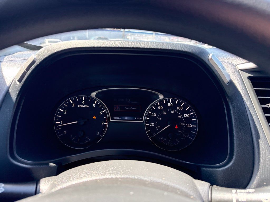 Used 2020 Nissan Pathfinder S AWD/4WD image 14