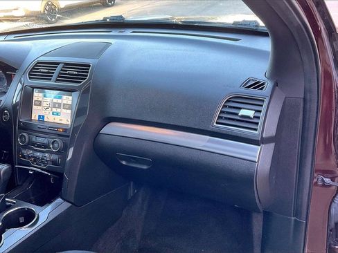 Used 2018 Ford Explorer XLT w/ Equipment Group 202A image 16