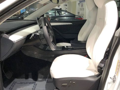 Used 2024 Tesla Model Y Long Range image 17