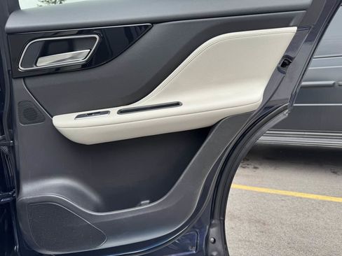 Used 2017 Jaguar F-PACE Prestige image 36