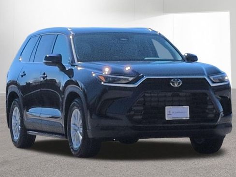 New 2026 Toyota Grand Highlander XLE image 3