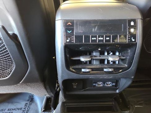 Certified 2024 Jeep Grand Cherokee L Limited w/ Luxury Tech Group II image 21