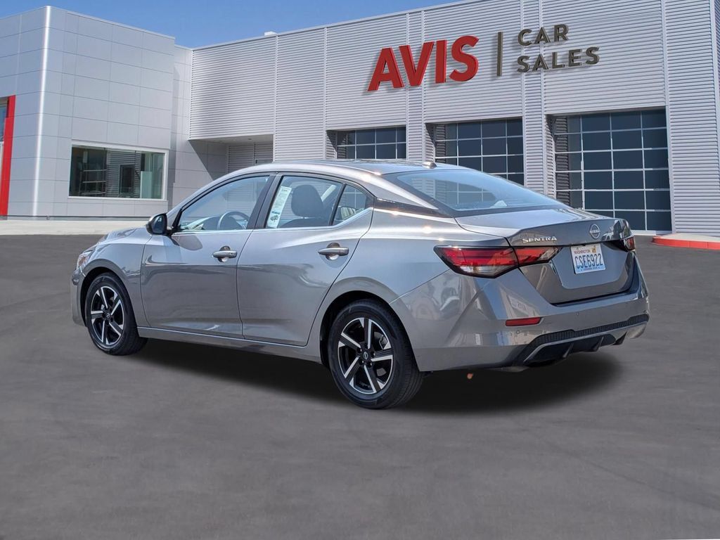 Used 2025 Nissan Sentra SV FWD image 9