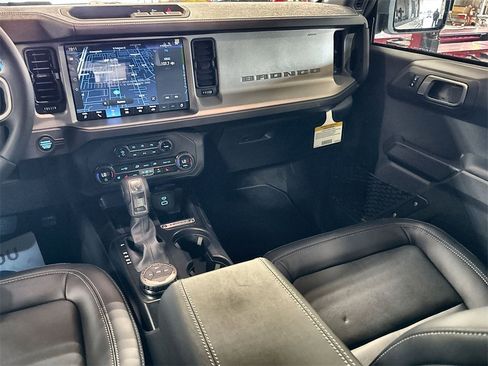 New 2025 Ford Bronco Outer Banks image 27