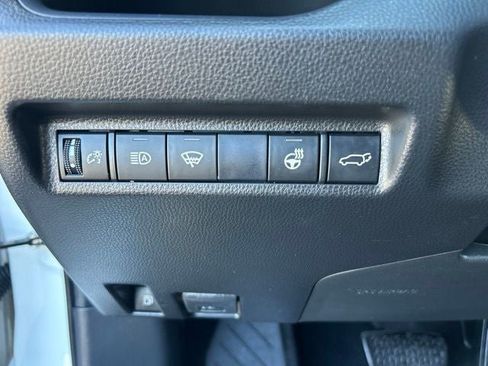 Used 2021 Toyota RAV4 SE w/ Weather & Moonroof Package AWD/4WD image 20