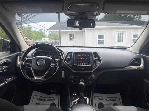 Used 2014 Jeep Cherokee Latitude AWD/4WD image 6