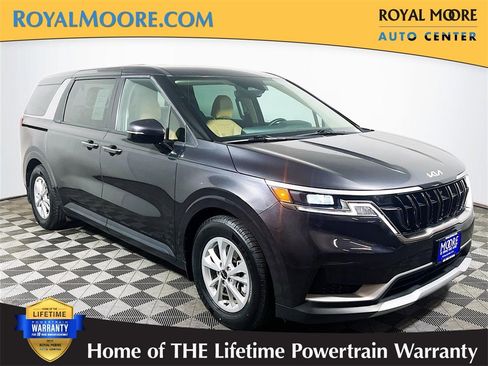 Used 2024 Kia Carnival LX image 1