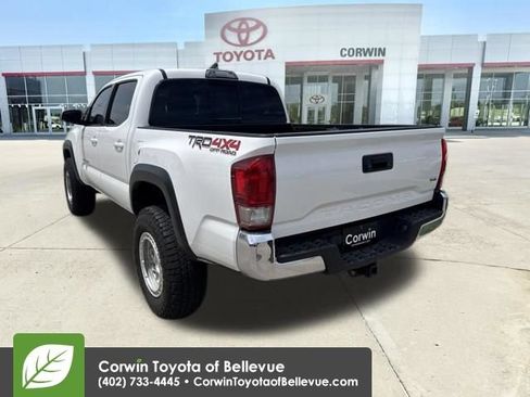Used 2017 Toyota Tacoma TRD Off-Road w/ Tow Package (A/T) AWD/4WD image 10