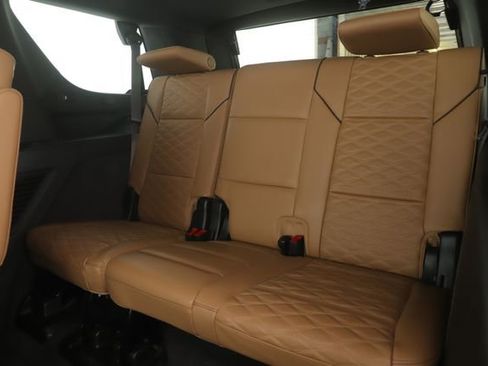 Used 2024 Cadillac Escalade Premium Luxury w/ Performance Package AWD/4WD image 31