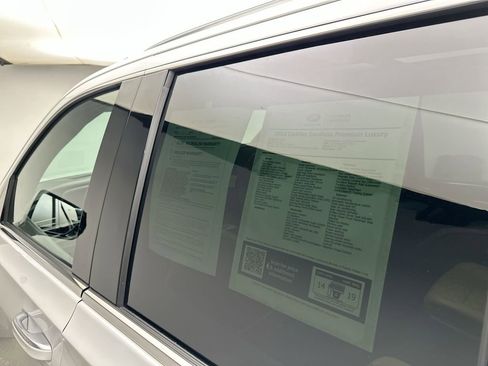 Used 2022 Cadillac Escalade Premium Luxury image 33