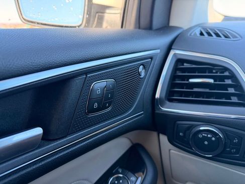 Used 2019 Ford Edge Titanium w/ Equipment Group 301A image 21