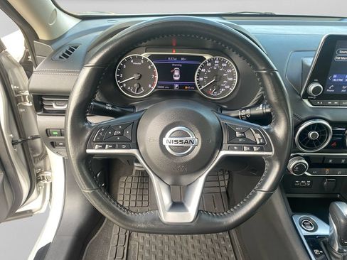 Used 2022 Nissan Sentra SV FWD image 12