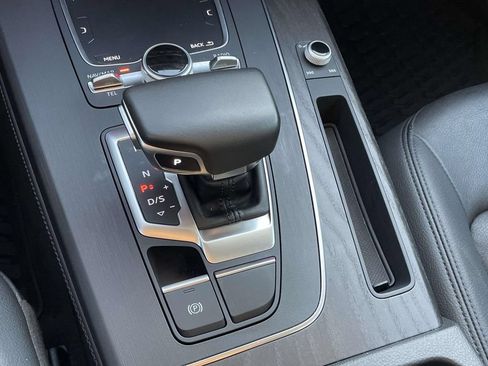 Used 2020 Audi Q5 e Premium Plus AWD/4WD image 21