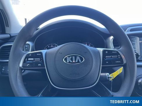 Used 2019 Kia Sorento LX image 25