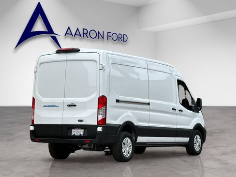 Used 2023 Ford E-Transit Medium Roof image 5