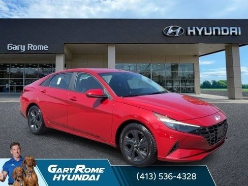 Used 2023 Hyundai Elantra SEL FWD image 2