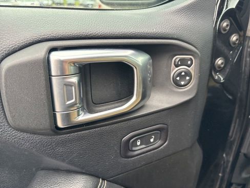 Used 2018 Jeep Wrangler Unlimited Sahara w/ Dual Top Group image 16