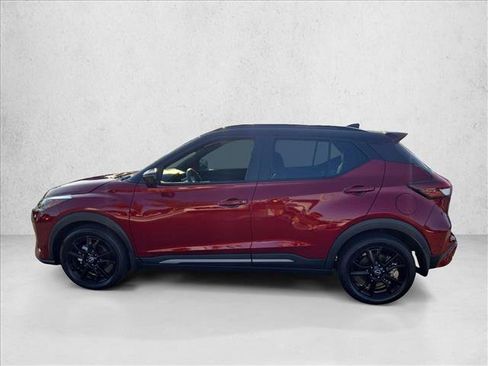 Used 2024 Nissan Kicks SR w/ SR Premium Package FWD image 9