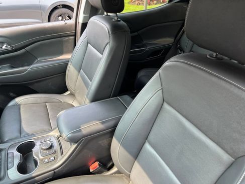 Used 2023 GMC Acadia SLT w/ Preferred Package AWD/4WD image 8