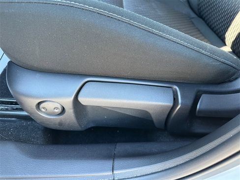 Used 2024 Mitsubishi Outlander ES image 13