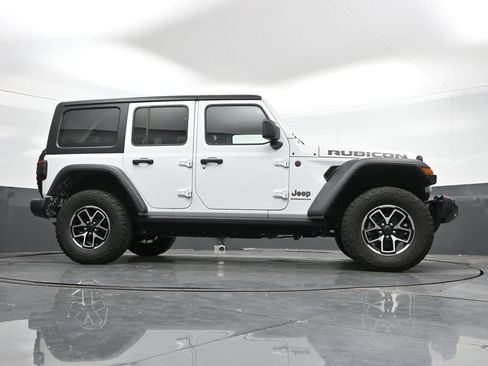 Used 2025 Jeep Wrangler Unlimited Rubicon AWD/4WD image 42