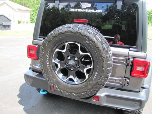 Used 2021 Jeep Wrangler Unlimited Rubicon 4xe w/ Dual Top Group image 30