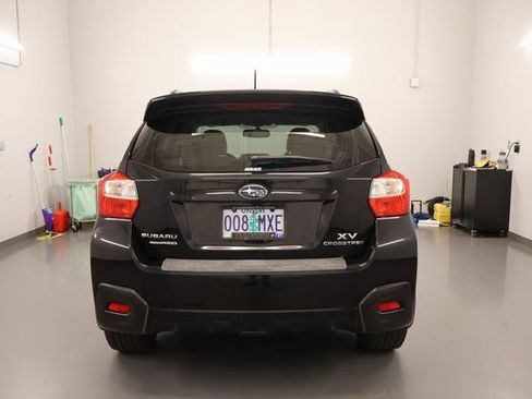 Used 2014 Subaru Crosstrek 2.0i Premium w/ Moonroof Package AWD/4WD image 3