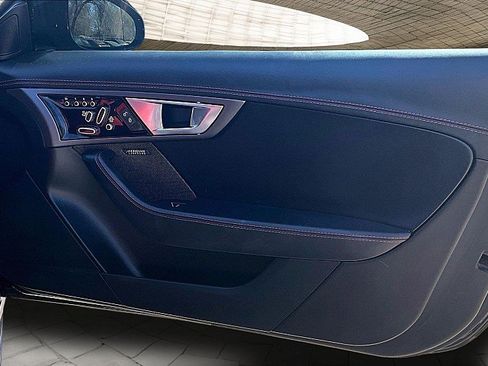 Used 2017 Jaguar F-TYPE R image 18