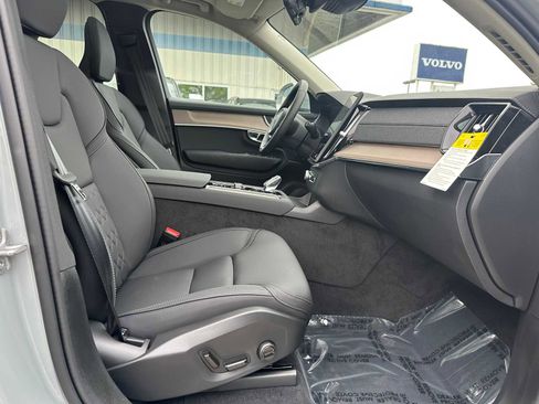 Used 2025 Volvo XC90 B5 Core w/ Protection Package Premier AWD/4WD image 10