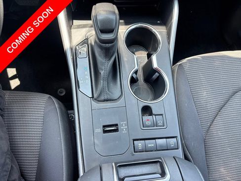 Used 2021 Toyota Highlander L FWD image 31