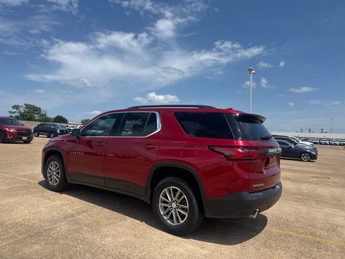 Used 2023 Chevrolet Traverse LT FWD image 14