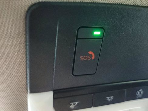 Certified 2023 Nissan Rogue SV image 32