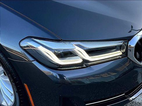 Used 2023 BMW 530i xDrive w/ Premium Package image 32