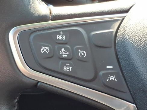 Used 2022 Chevrolet Equinox LT AWD/4WD image 16
