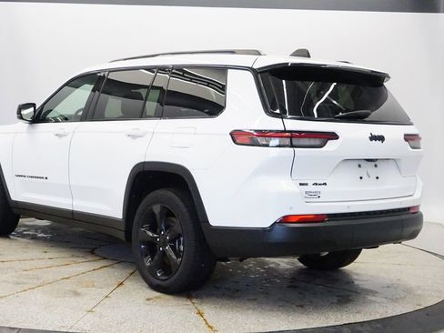 Certified 2022 Jeep Grand Cherokee L Laredo AWD/4WD image 3
