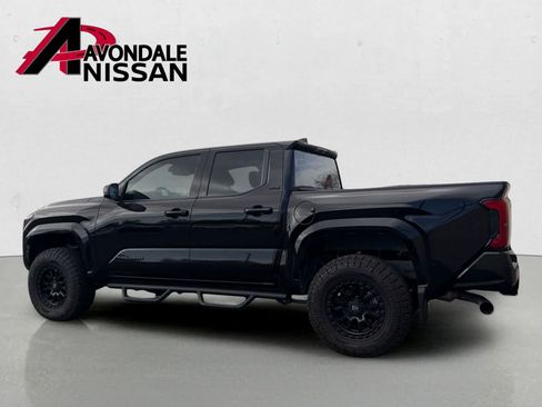 Used 2025 Toyota Tacoma SR5 AWD/4WD image 2