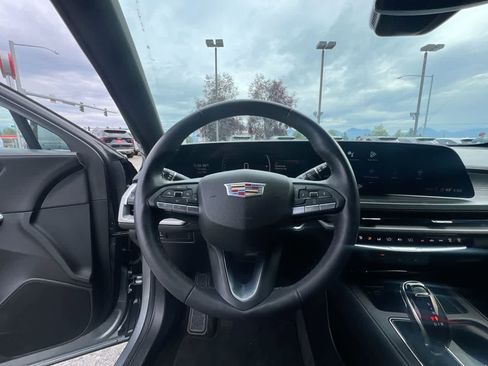 Used 2024 Cadillac XT4 Premium Luxury image 14